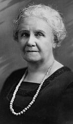 Official U.S. Navy Photograph, now in the collections of the National Archives.